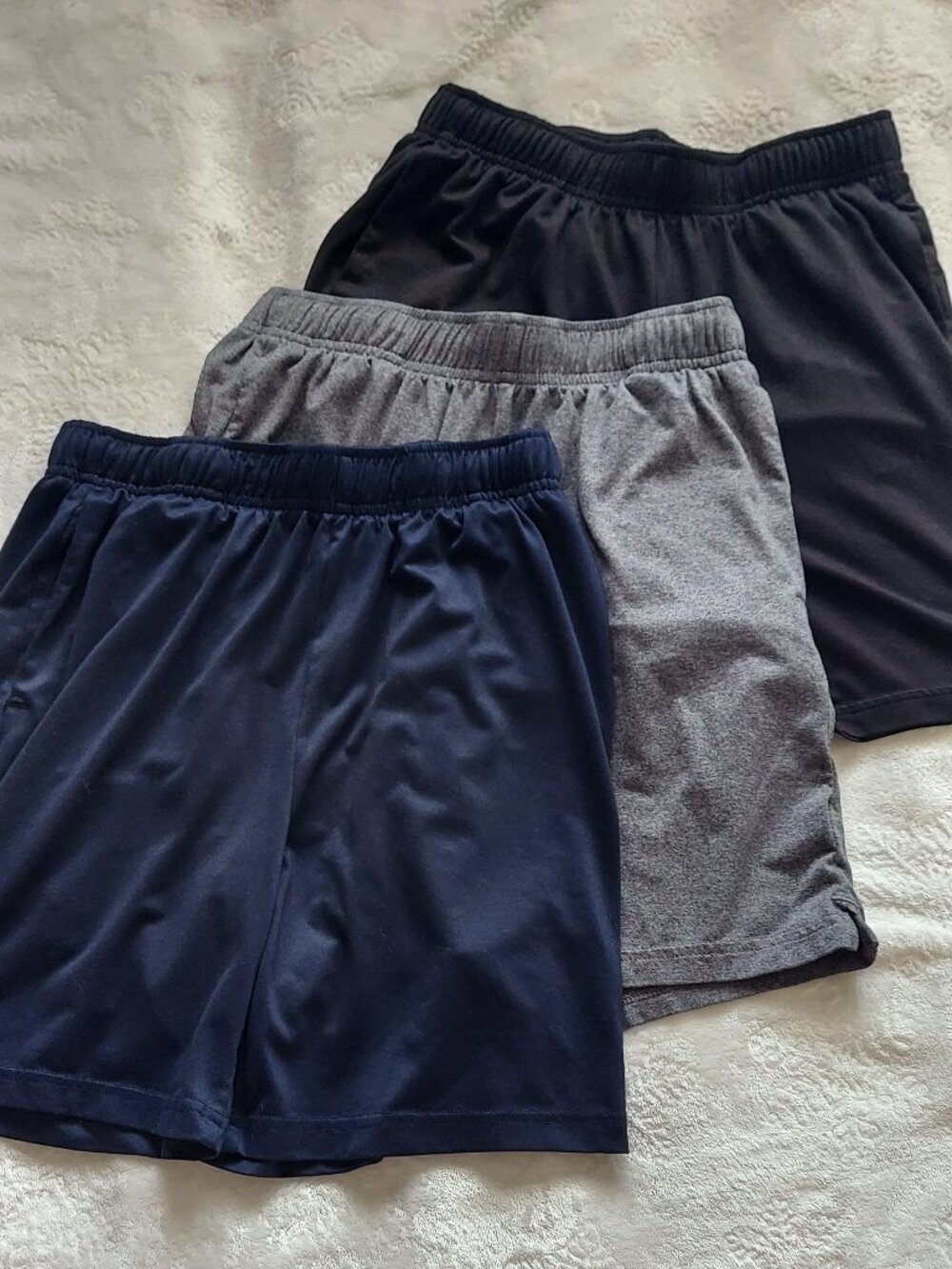 Kids Old Navy Active Cloud 94 above the knee shorts L 10-12 (3-pack) + t-shirt